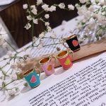 آویز لیوان فانتزی در رنگهای جذاب در خرازی نگین موجود می باشد . مناسب ساخت گردنبند و گوشواره و اکسسوری کودک....